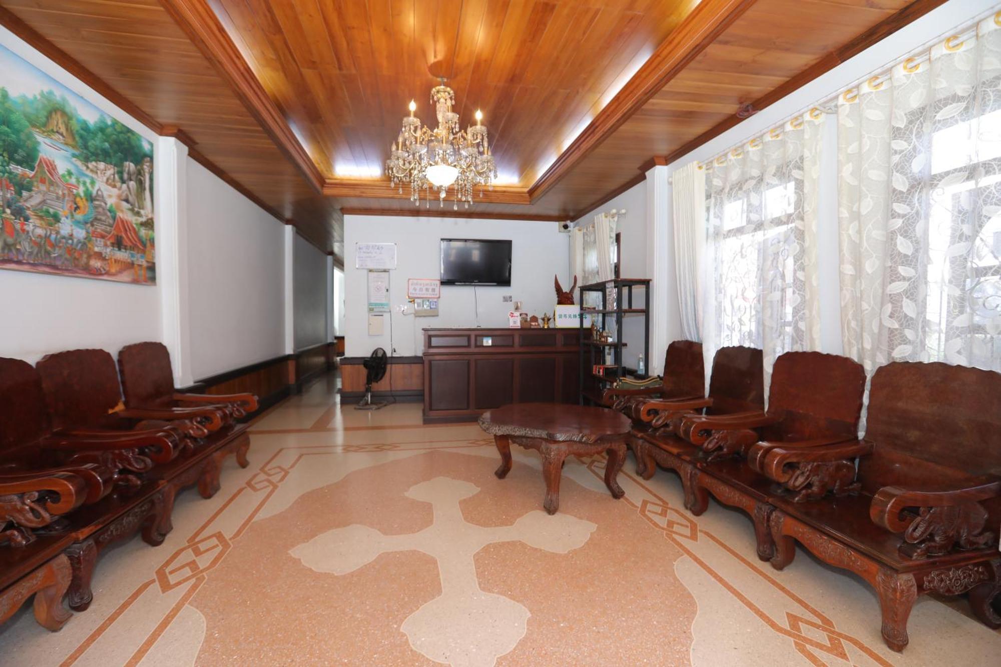 Villa Kiengkham晶康民宿 لوانغ برابانغ المظهر الخارجي الصورة